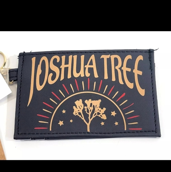 Mad Engine Smokey The Bear Joshua Tree PVC Keychain Wallet Card Holder bag NEW - Picture 2 of 4